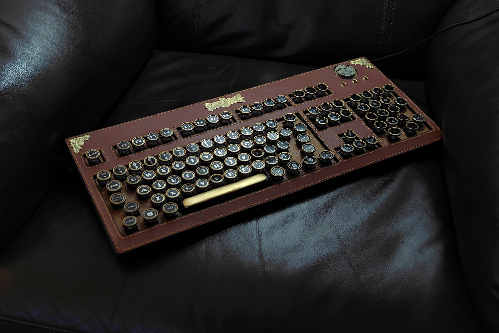 HOBIK "Chronos" Edition: Handcrafted Leather Steampunk Mechanical Keyboard