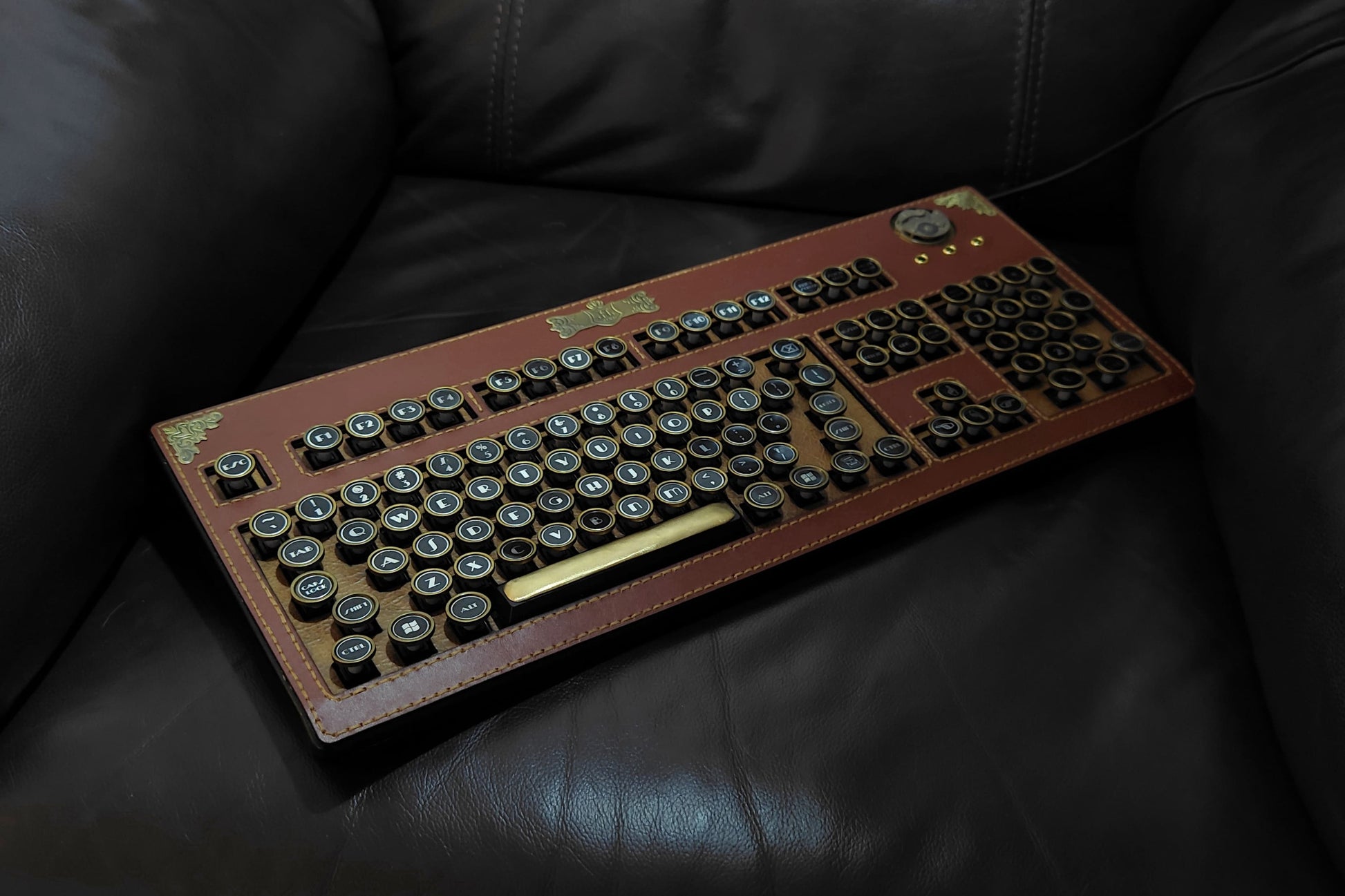 HOBIK "Chronos" Edition: Handcrafted Leather Steampunk Mechanical Keyboard